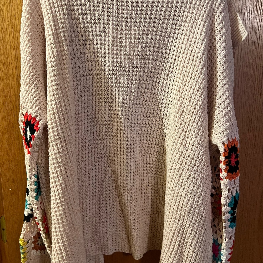 Davi & Dani Cream Open Front Sweater with Multicolor Crocheted sleeves. Size 3X - Picture 4 of 5